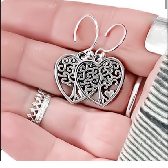 🎊 2X HP 💕Handmade Silver Heart Shaped Tree of Life Earrings - Picture 2 of 6